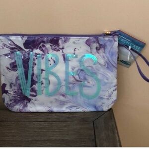 New Water resistant Brach case with zipper pockets